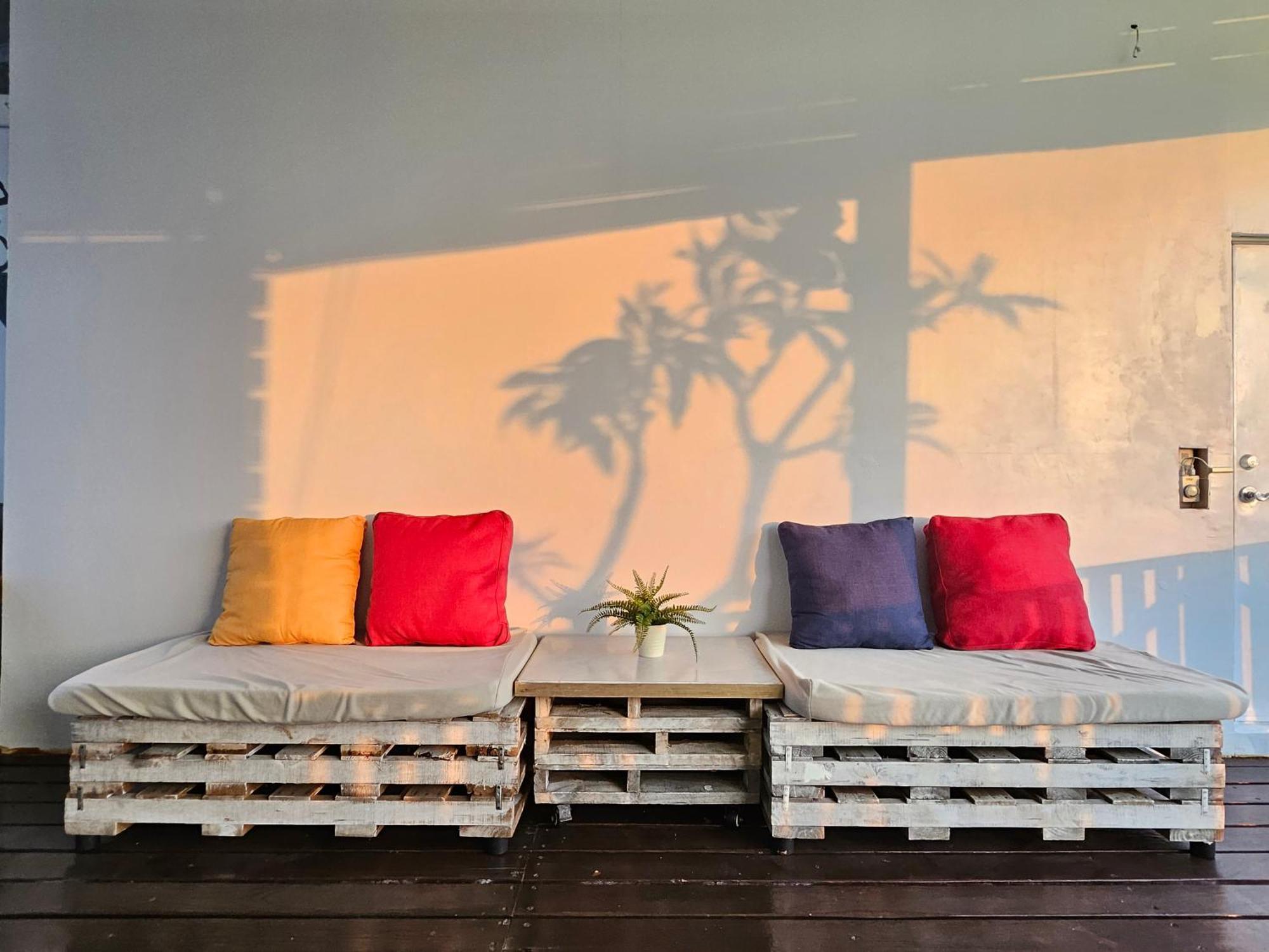 舞浪海景旅店 Hotell Xiaoliuqiu Exteriör bild