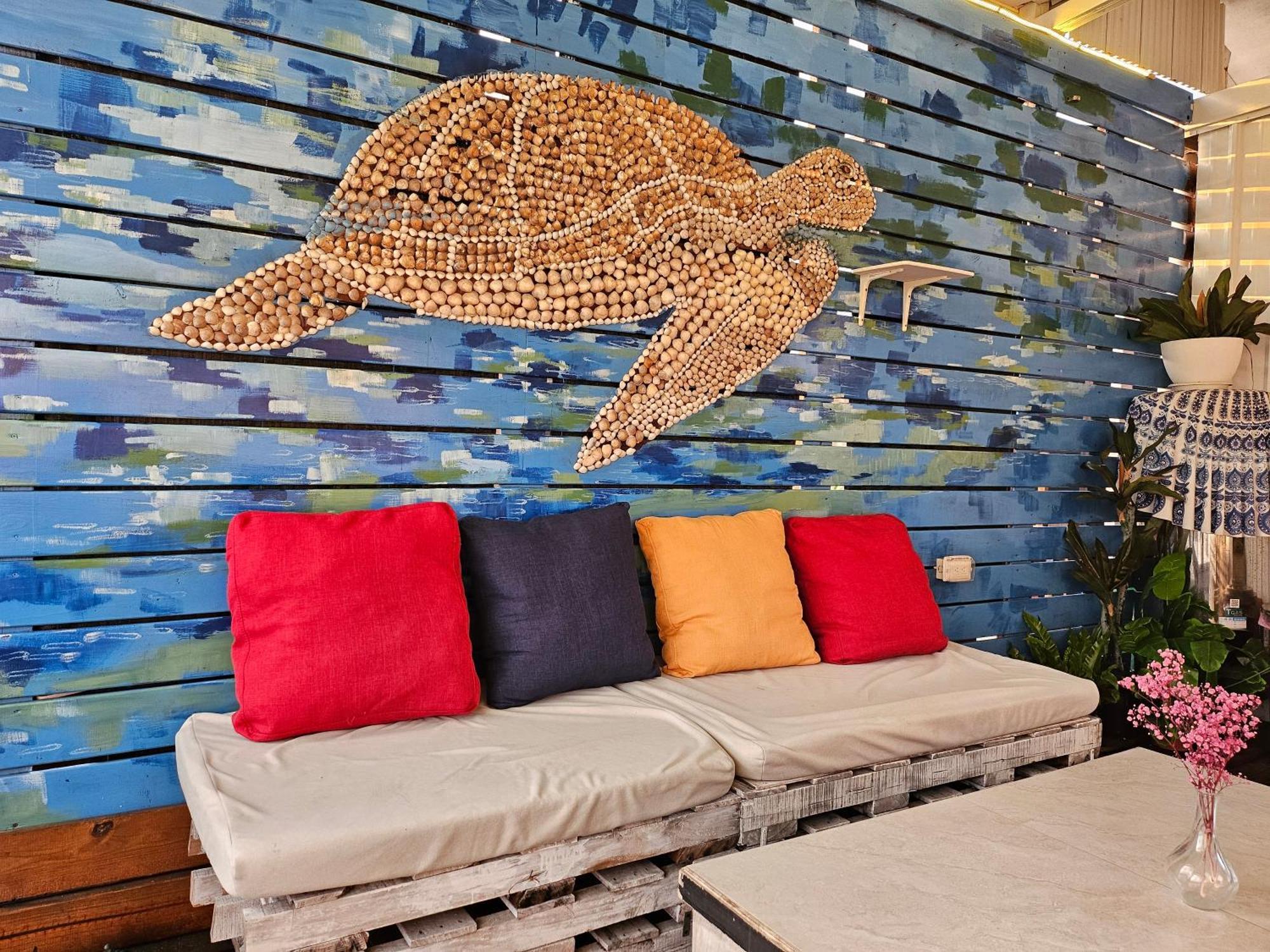 舞浪海景旅店 Hotell Xiaoliuqiu Exteriör bild